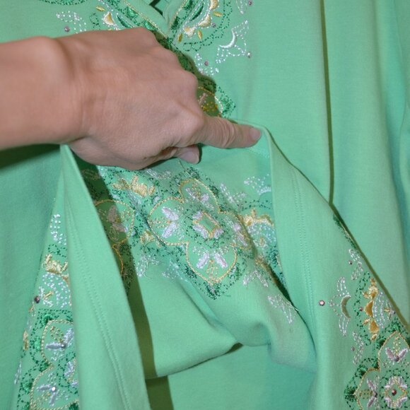 ALFRED DUNNER Green Embroidery V-Neck Crossed Cords Sequences ShortSl Blouse XL - Picture 6 of 8